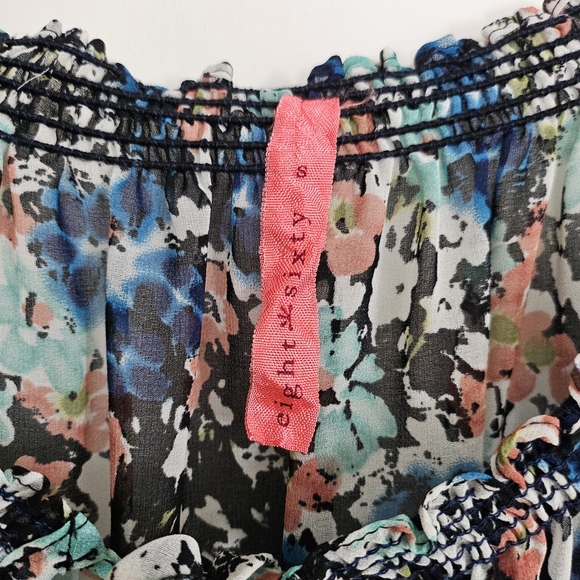 ๐ฅ๐ FIRE SALE! Eight Sixty short sleeve sweetheart neckline floral blouse small - Picture 4 of 5